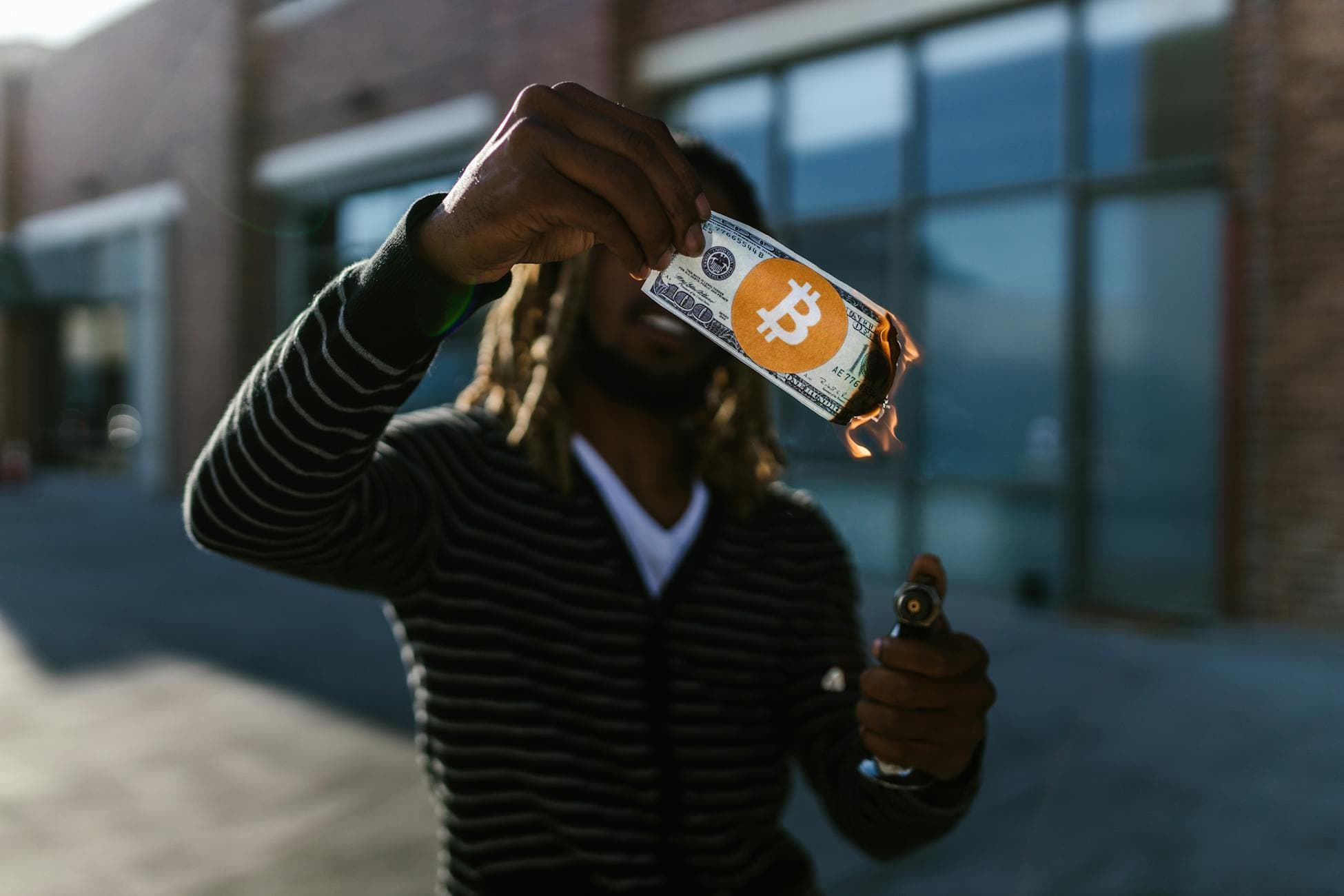 Stake Originals Crash Wallet: How Bet Size, Cash-Out Timing, and Busts Move Your Crypto Balance editorial image